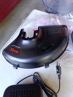 image client 1 Coupe Bordures sans fil BLACK+DECKER BCSTA536L1 QW