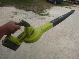 image client 10 Souffleur sans fil Ryobi One+ OBL1820S