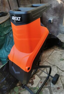 image client 2 Broyeur de Végétaux AIVOLT Vegetaux et Branches Électrique 2500W