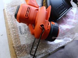 image client 2 Coupe Bordures sans fil BLACK+DECKER BCSTA536L1 QW