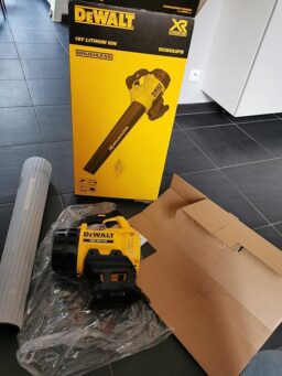 image client 2 Souffleur Electrique Portable Dewalt DCMBL562N XJ