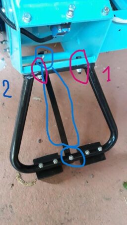 image client 2 Broyeur Végétaux Thermique Hillvert HT Hector 212T