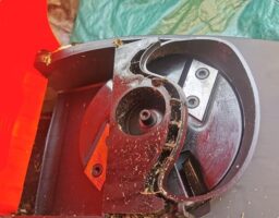 image client 3 Broyeur de Végétaux AIVOLT Vegetaux et Branches Électrique 2500W