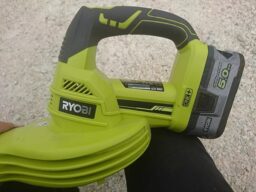 image client 3 Souffleur sans fil Ryobi One+ OBL1820S