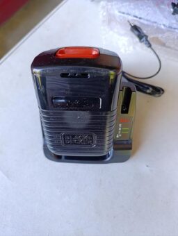 image client 4 Coupe Bordures sans fil BLACK+DECKER BCSTA536L1 QW