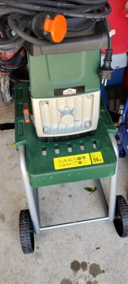 image client 4 Broyeur de Jardin Électrique Gardebruk Végétaux et Branches 3100W