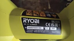 image client 4 Souffleur À Feuilles sans fil Ryobi RBL1820S40F