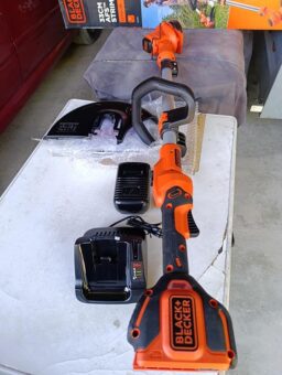 image client 6 Coupe Bordures sans fil BLACK+DECKER BCSTA536L1 QW
