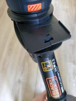 image client 6 Débroussailleuse sans fil BLACK+DECKER STC1820PCB XJ