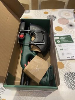 image client 6 Coupe Bordures Bosch EasyGrassCut 18V 26