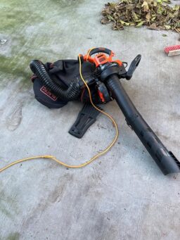 image client 7 Aspirateur Souffleur BLACK+DECKER BEBLV301