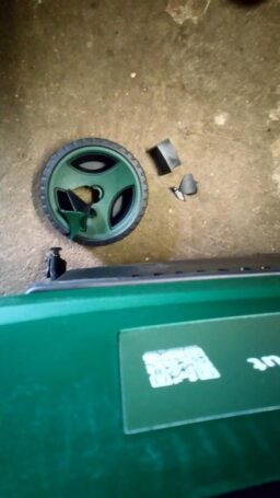 image client 7 Broyeur de Jardin À Turbine Bosch Axt 25 Tc