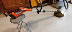 image client 9 Coupe Bordures sans fil BLACK+DECKER BCSTA536L1 QW