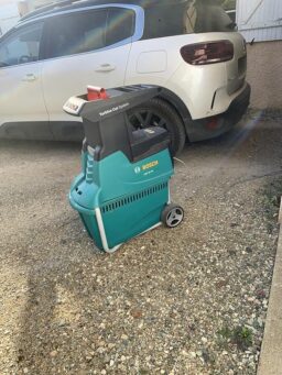 image client 9 Broyeur de Jardin À Turbine Bosch Axt 25 Tc