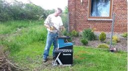 Image du fabricant 2 du Makita UD2500 broyeur électrique