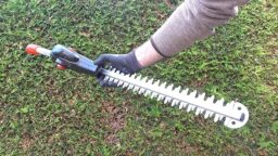 image client 1 Taille Haies TEENO Élagueur sur Perche et Haie Télescopique sans fil