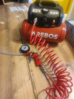 image client 1 Compresseur d'air AREBOS 6L 1200W