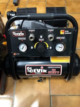 image client 1 Compresseur D'air Silencieux Cevik Pro CA PRO6SILENT