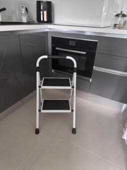 image client 1 Escabeau Pliant Kingrack 2 Marches Rouge