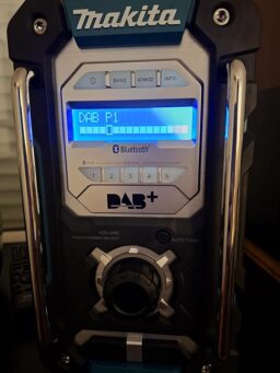 image client 1 Radio de Chantier Makita DMR112