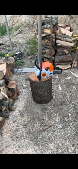 image client 1 Scie À Moteur Stihl MS 211