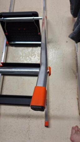 image client 1 Échelle Pliante SONGMICS GLT04BK