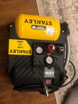 image client 1 Compresseur D'air Portable STANLEY DN200-8-6