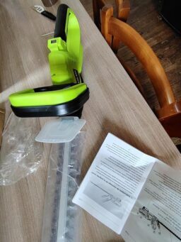 image client 1 Taille Haie sans fil IERAKOR Batterie Électrique sans