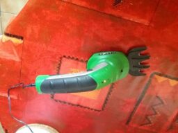 image client 1 Cisaille À Gazon Électrique TecTake Taille Haie Batterie de Jardin