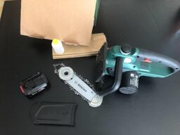 image client 10 Tronçonneuse À Chaîne sans fil Bosch UniversalChain 18