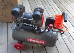 image client 10 Compresseur À Air Hychika Silencieux 24L