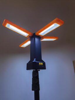 image client 10 Lampe de Chantier Aodoo Projecteur de Solaire À Led avec Trépied