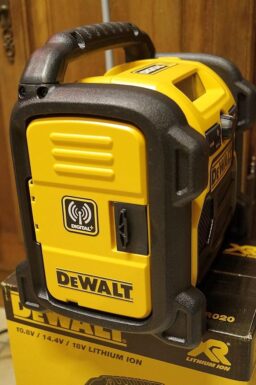 image client 10 Radio de Chantier Compacte DEWALT DCR020 QW