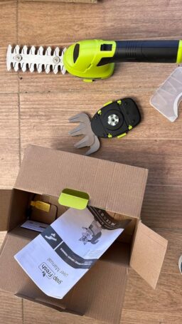 image client 10 Taille Haies Électrique SnapFresh Cisaille À Gazon Mini Haie sans fil