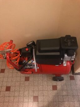 image client 2 Compresseur D'air Einhell TC AC 190-24-8