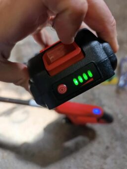 image client 2 Débroussailleuse À Gazon Electrique Outigo sans fil Pliable