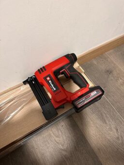 image client 2 Agrafeuse Cloueuse sans fil Einhell TE CN 18 Li Solo Power X Change