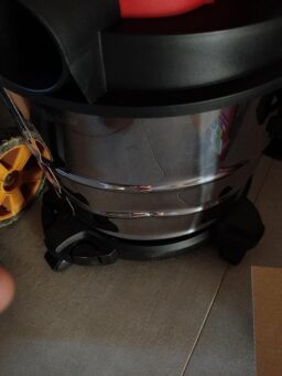 image client 2 Aspirateur Eaux et Poussières Einhell TC VC 18-15 Li Solo