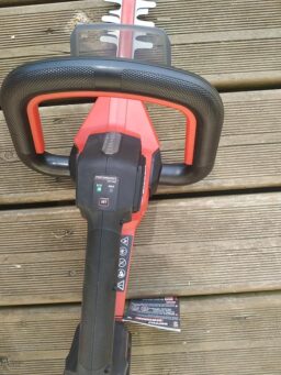 image client 2 Taille Haie sans fil Einhell GP CH 18-50 Li BL Solo Professional