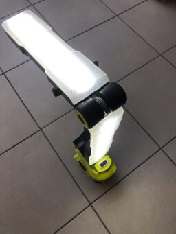 image client 2 Lampe Led Chantier Ryobi R18ALF 0