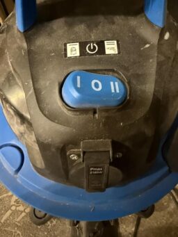 image client 2 Aspirateur Eau et Poussière Vacmaster VQ1530SFDC