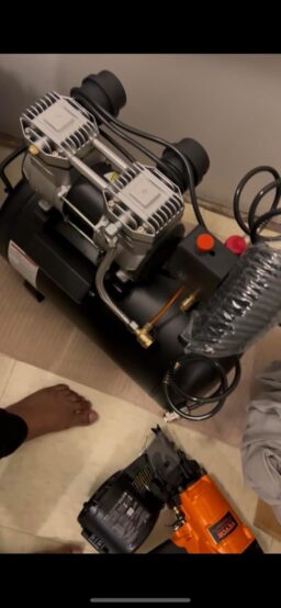 image client 2 Compresseur D'air VEVOR sans Huile 30L Silencieux