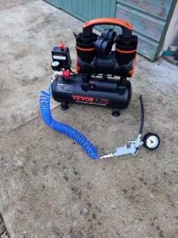 image client 2 Compresseur D'air sans Huile VEVOR À Air Silencieux 18L