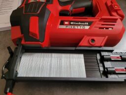 image client 3 Cloueuse sans fil Einhell FIxetto 18-50 N Solo