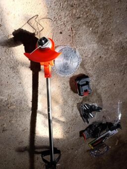 image client 3 Débroussailleuse À Gazon Electrique Outigo sans fil Pliable