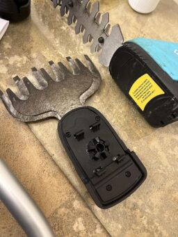 image client 3 Cisaille À Gazon et Taille Haies sans fil Duratech Sculpte Haie Électrique