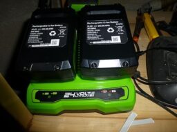 image client 3 Coupe Bordure & Débroussailleuse Greenworks GD24X2BCBK4x