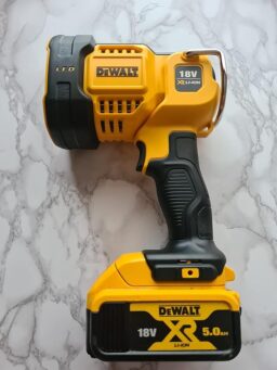 image client 3 Lampe Projecteur Led sans fil Dewalt DCL043 XJ