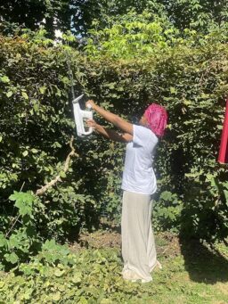 image client 3 Outil de Jardinage Électrique Litheli 2 en 1 Élagueur sur Perche & Taille Haie sans fil