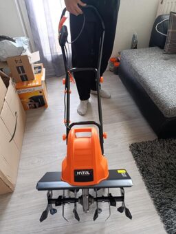 image client 3 Motobineuse Électrique Mytol 1500W